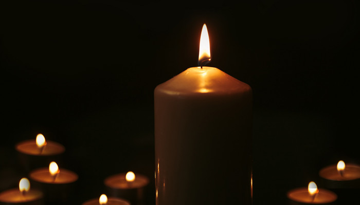 摄图网_500545202_banner_祈福祈祷的蜡烛（企业商用）_副本.jpg